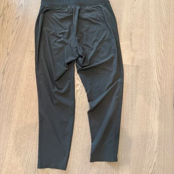 Athleta Brooklyn Ankle Pant olive 10 Featherweight Travel - Picture 4 of 7